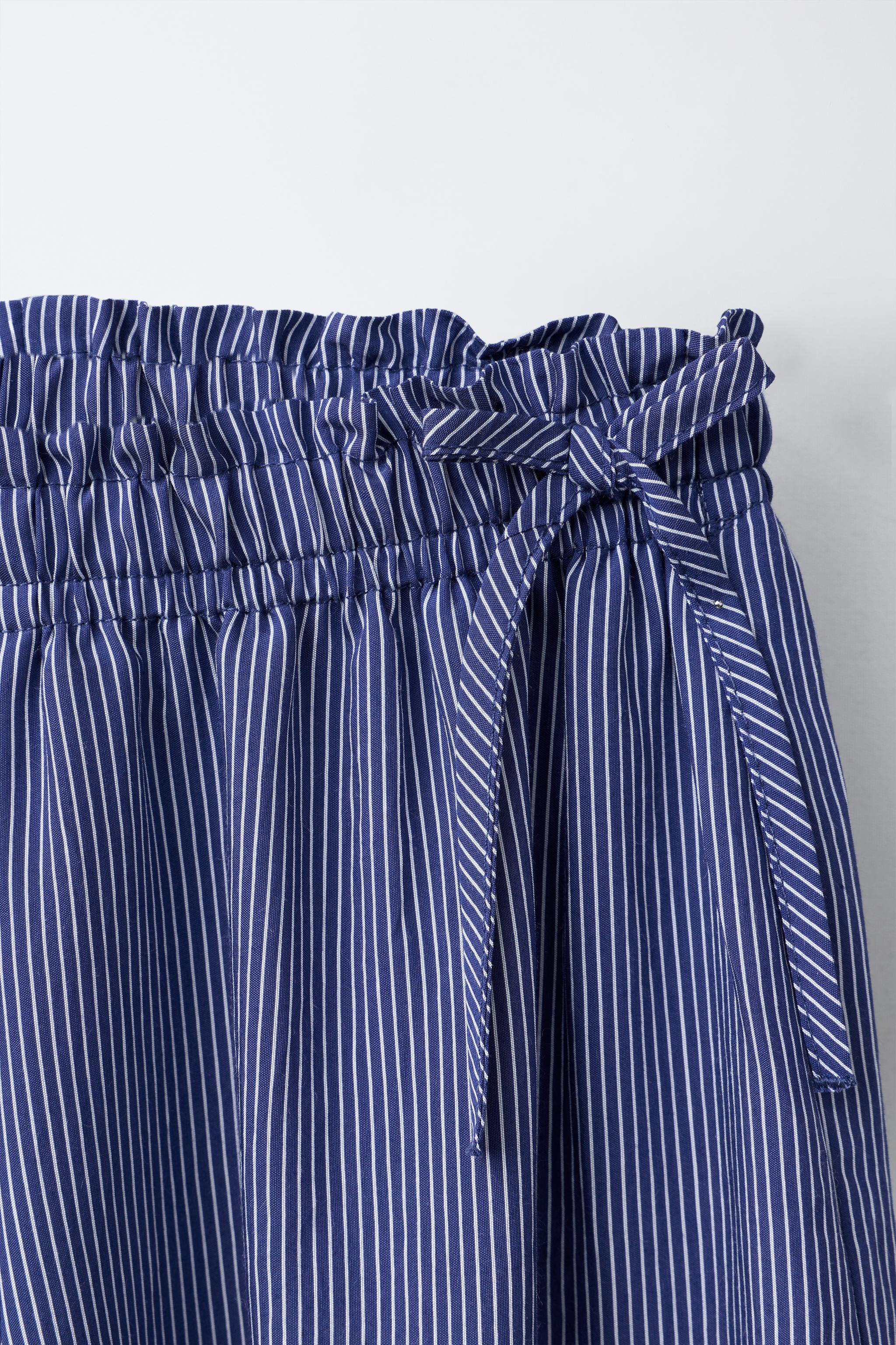PANTALON BOUFFANT À RAYURES ET LACETS